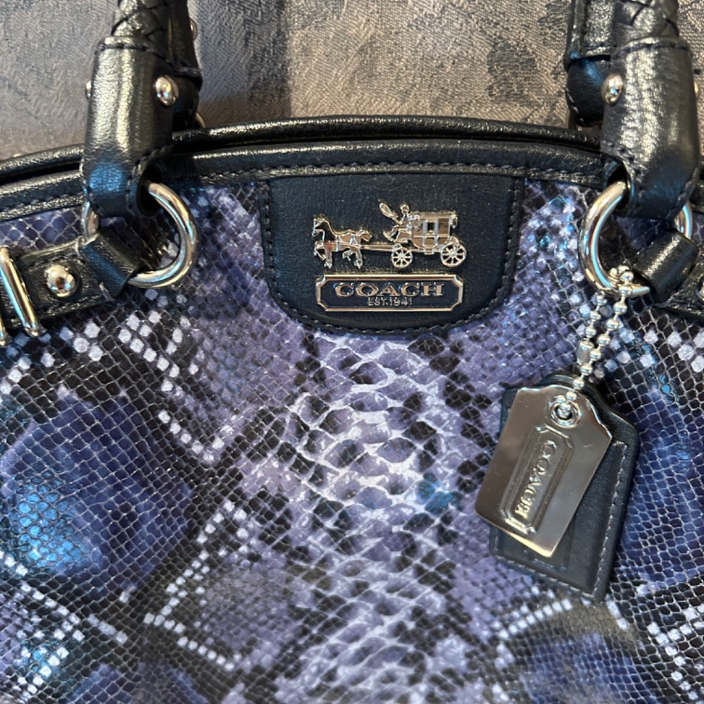Coach Navy Madison Python Embossed Leather Lindse… - image 3